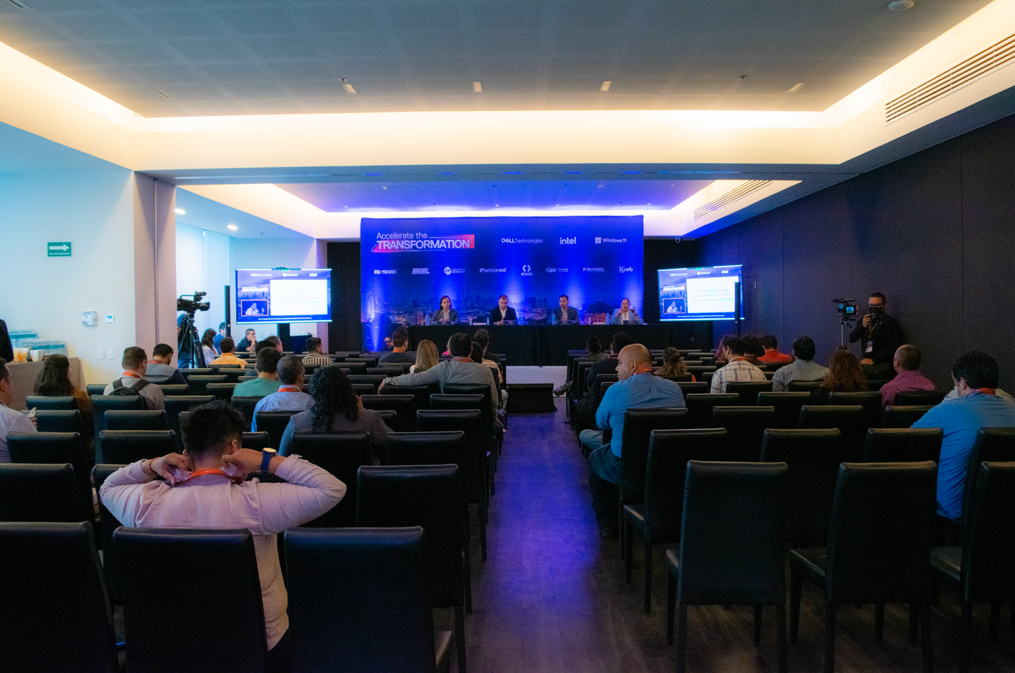 04- Fotografía y Video de Seguimiento en Eventos Sociales Empresariales 👨‍💼💼